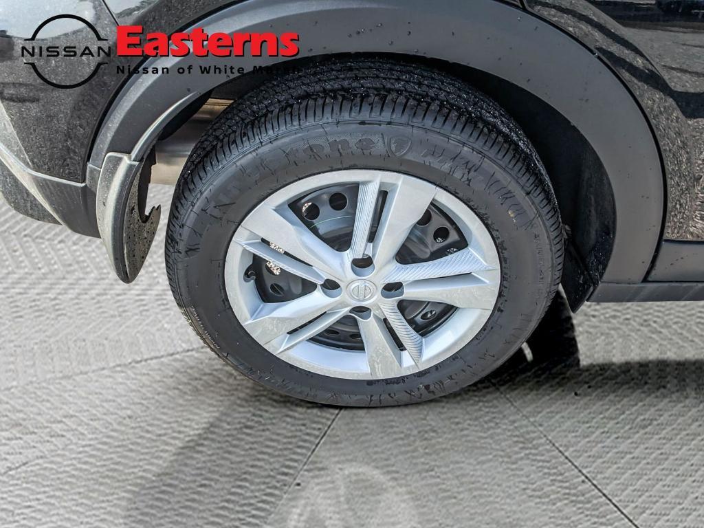 new 2025 Nissan Kicks Play car, priced at $21,720