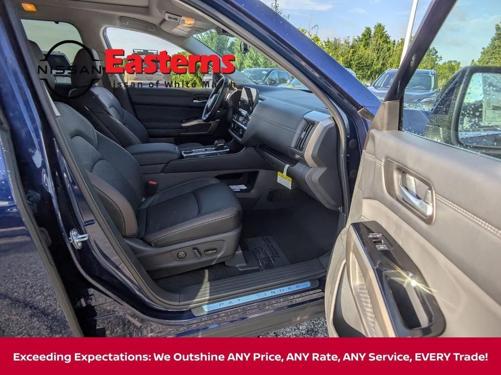 new 2025 Nissan Pathfinder car, priced at $45,695