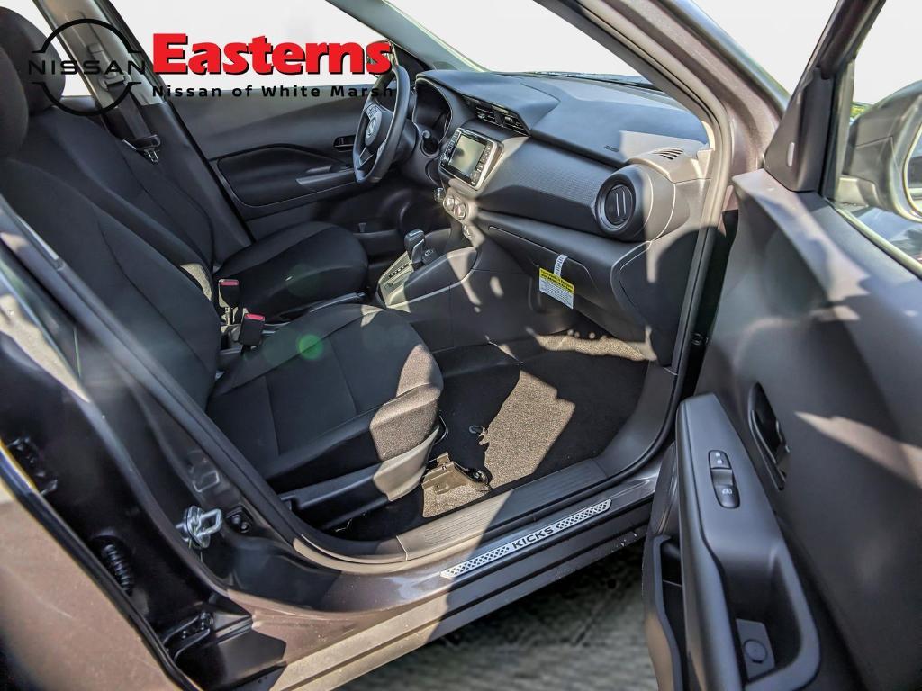 new 2025 Nissan Kicks Play car, priced at $21,304