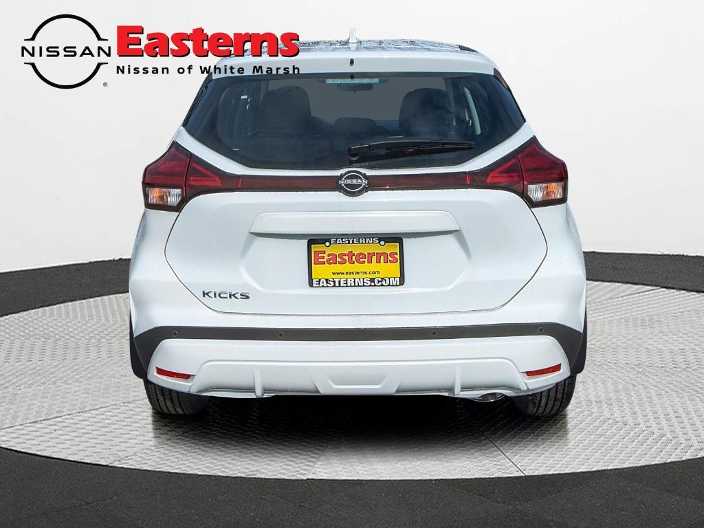 new 2025 Nissan Kicks Play car, priced at $21,814