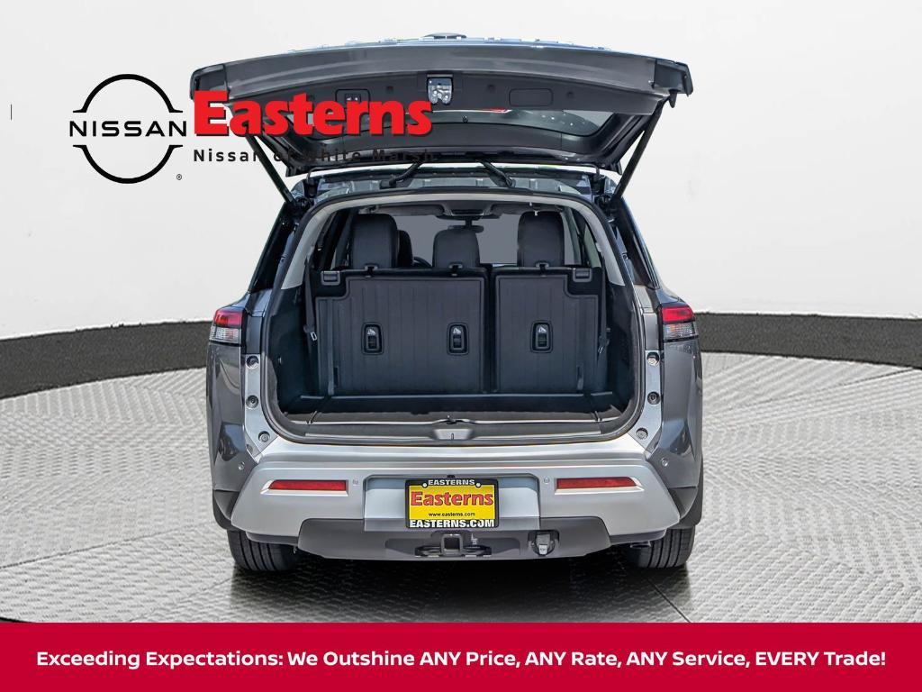 new 2025 Nissan Pathfinder car, priced at $42,721