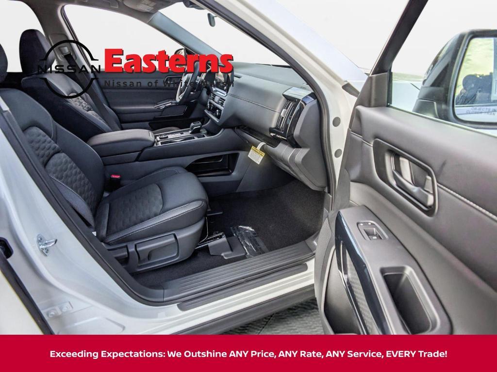 new 2025 Nissan Pathfinder car, priced at $34,601