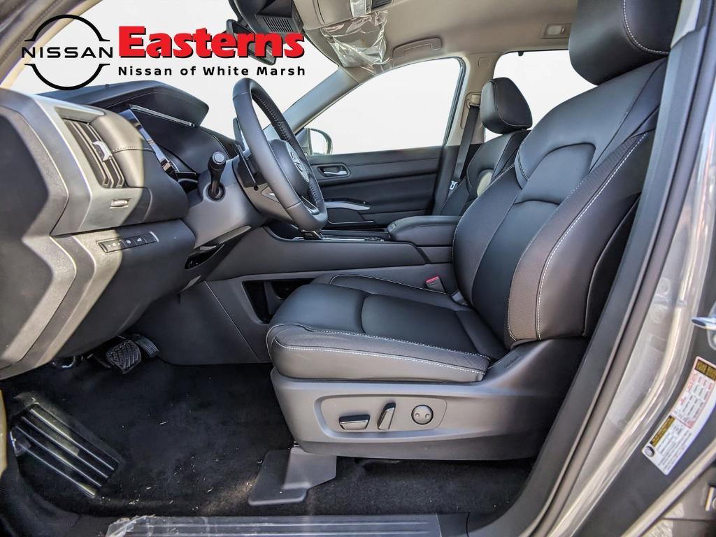 new 2025 Nissan Pathfinder car, priced at $37,186