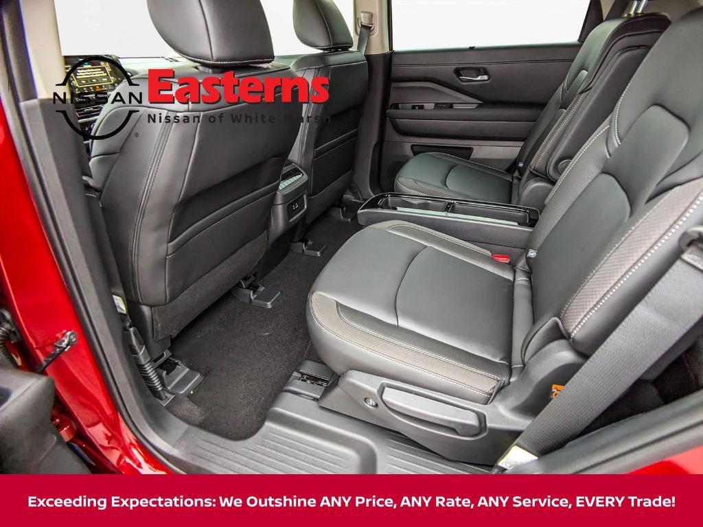 new 2025 Nissan Pathfinder car, priced at $42,723