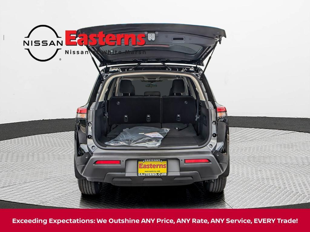 new 2025 Nissan Pathfinder car, priced at $33,513