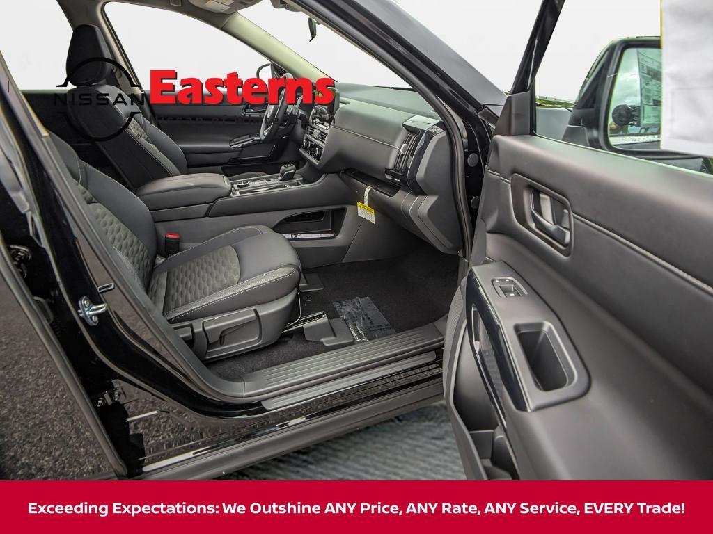 new 2025 Nissan Pathfinder car, priced at $33,513