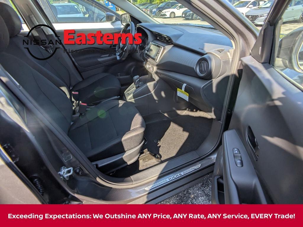 new 2025 Nissan Kicks Play car, priced at $21,304