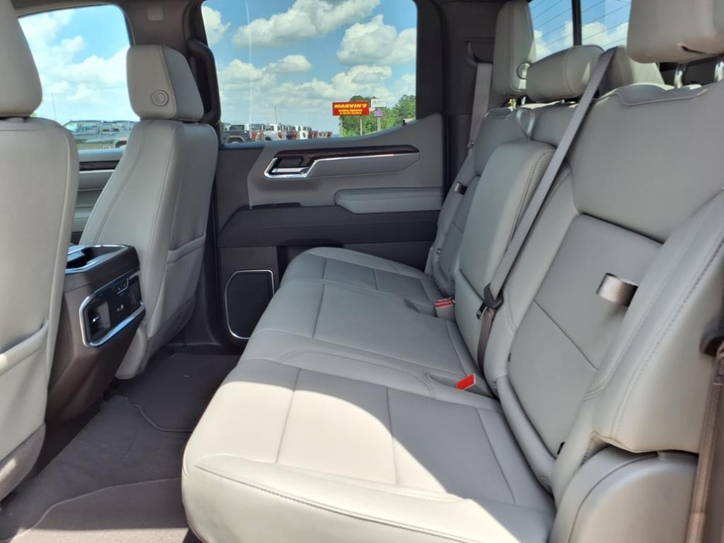 new 2025 GMC Sierra 1500 car, priced at $55,575