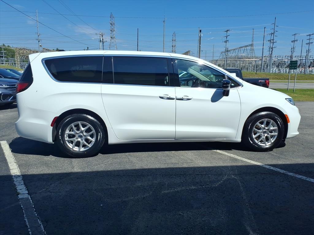 used 2024 Chrysler Pacifica car, priced at $30,988