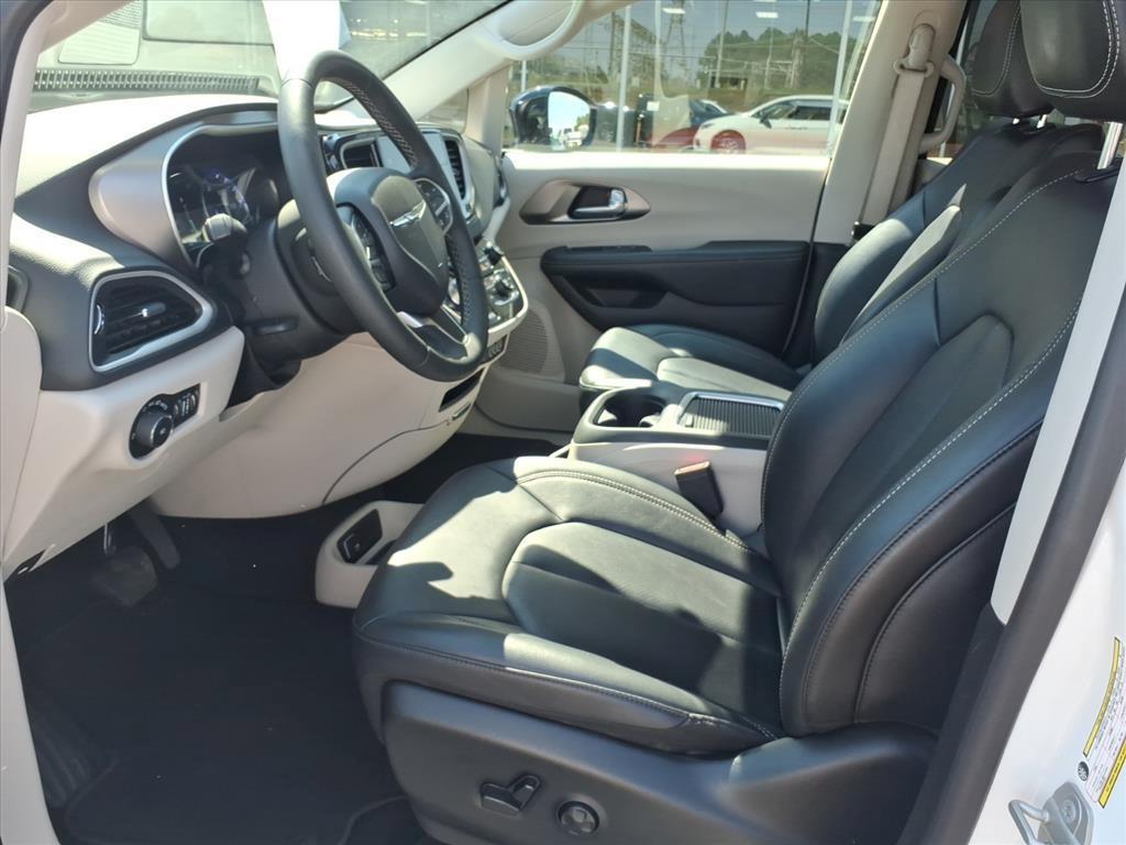 used 2024 Chrysler Pacifica car, priced at $30,988