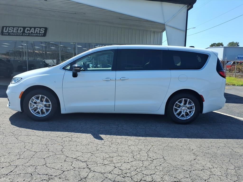 used 2024 Chrysler Pacifica car, priced at $30,988