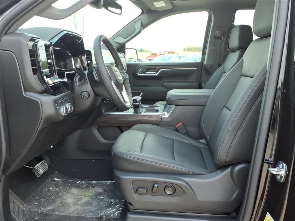 new 2025 GMC Sierra 1500 car, priced at $55,270