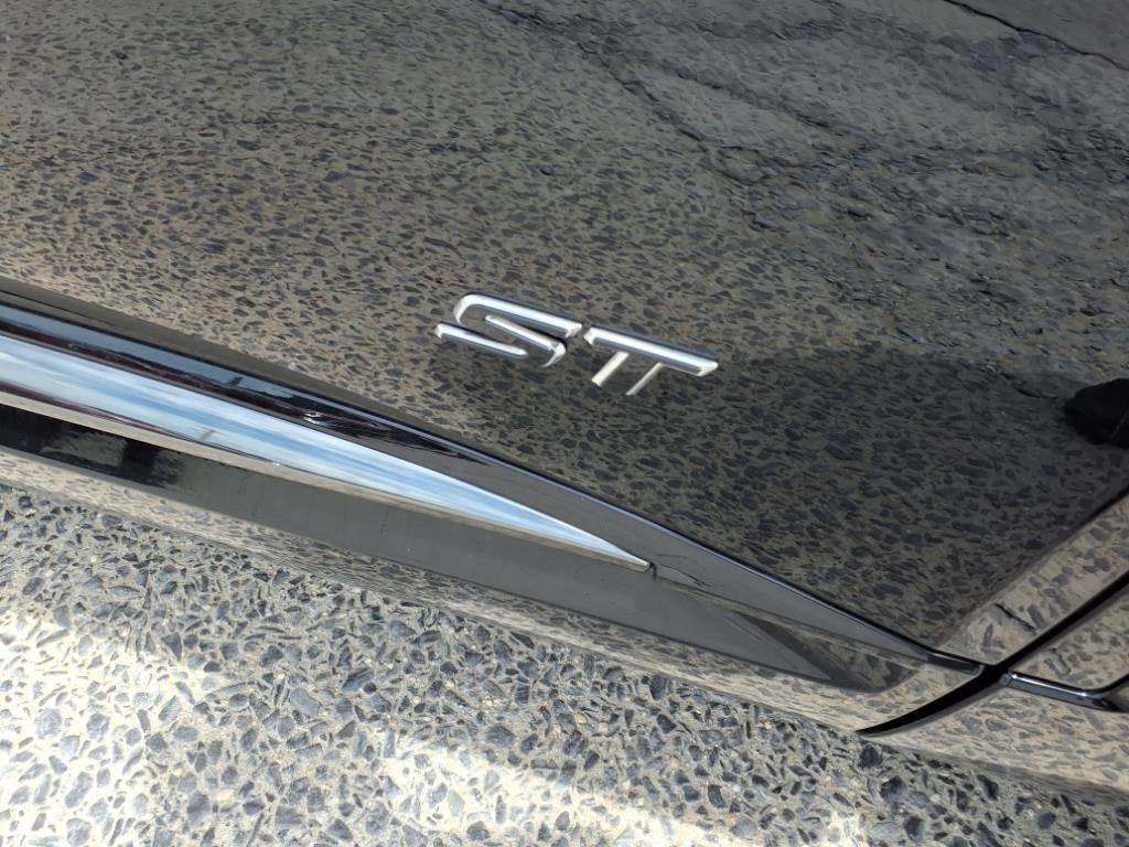 new 2025 Buick Envision car, priced at $38,240