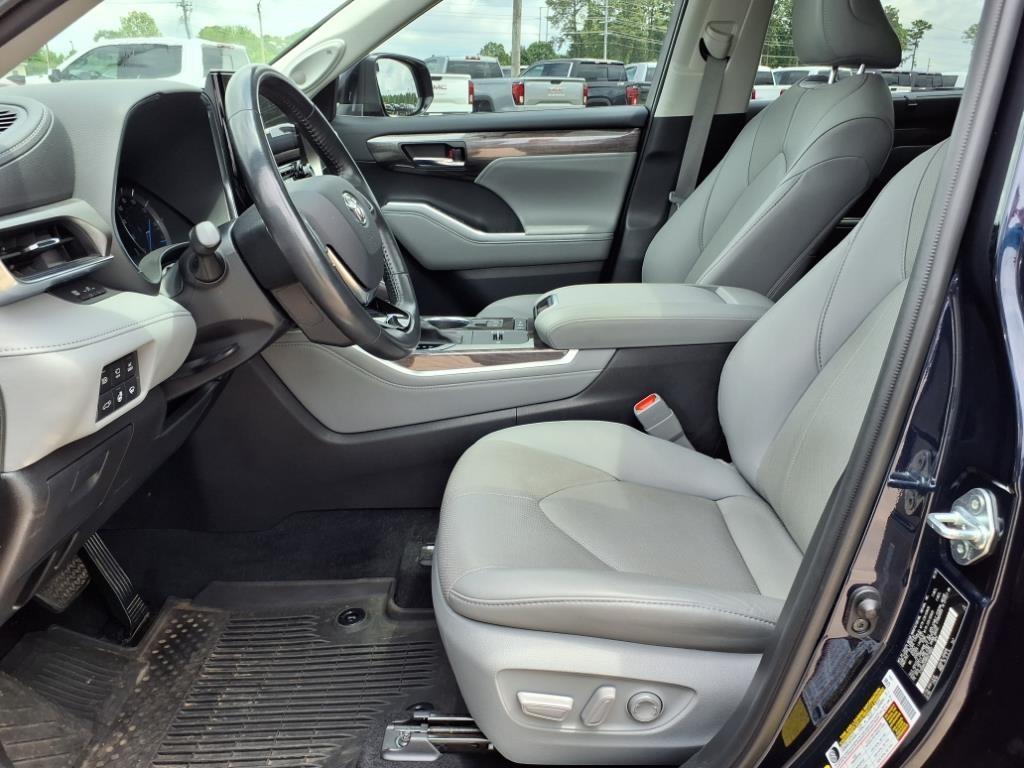 used 2021 Toyota Highlander Hybrid car, priced at $37,987