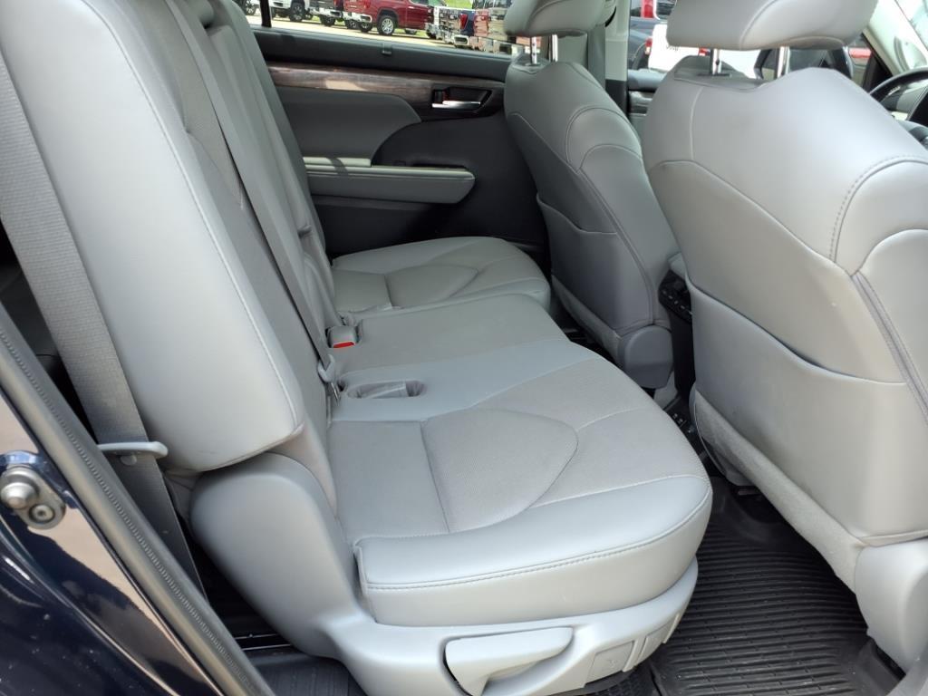 used 2021 Toyota Highlander Hybrid car, priced at $37,987