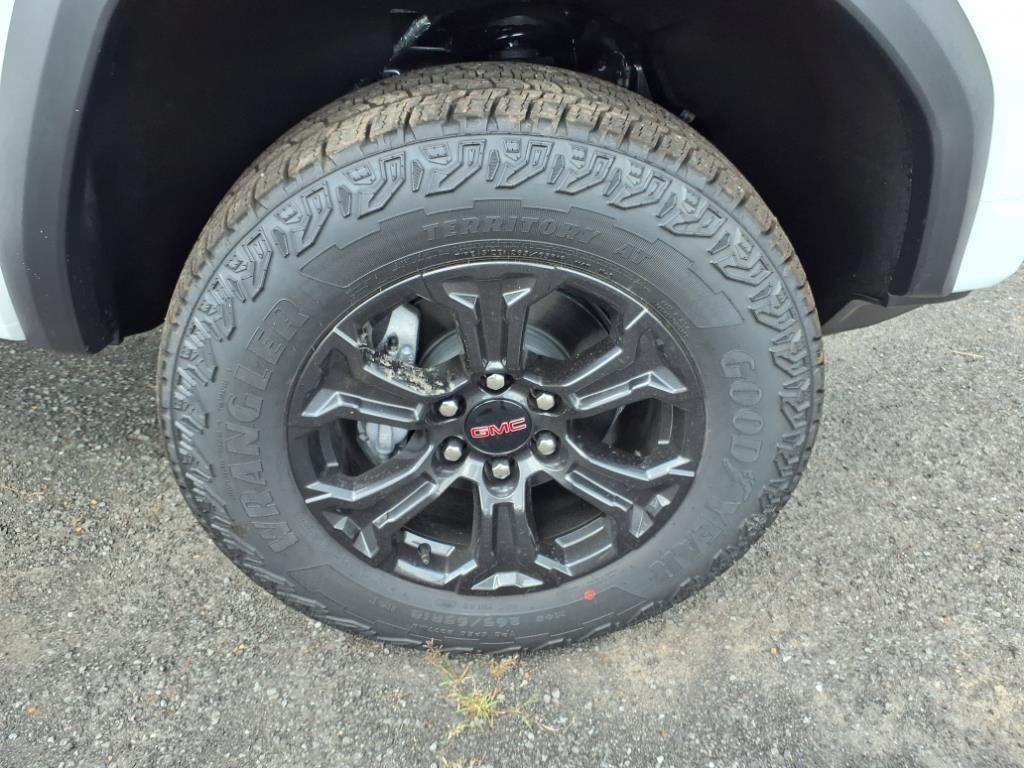 new 2025 GMC Canyon car, priced at $47,175
