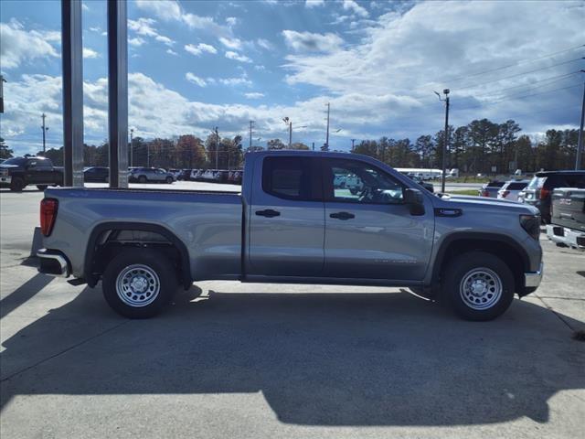 new 2025 GMC Sierra 1500 car, priced at $42,820