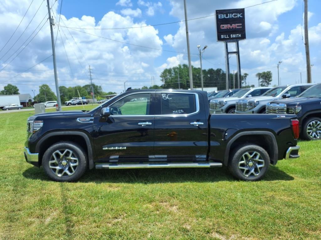 new 2025 GMC Sierra 1500 car, priced at $56,560