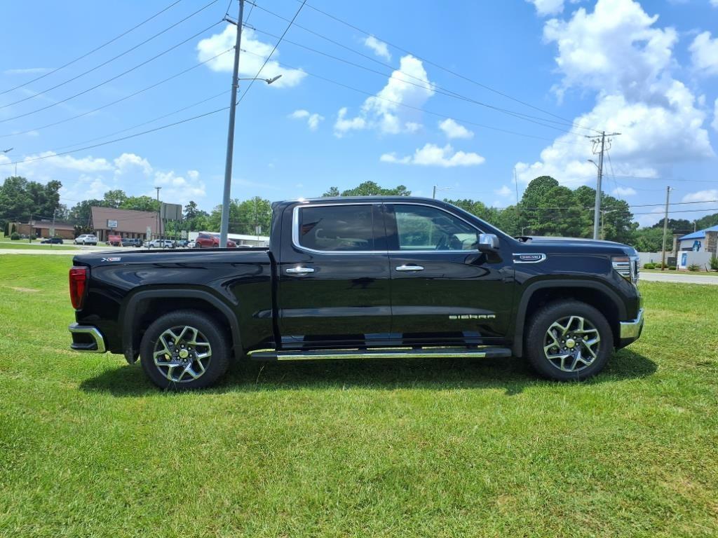 new 2025 GMC Sierra 1500 car, priced at $56,560