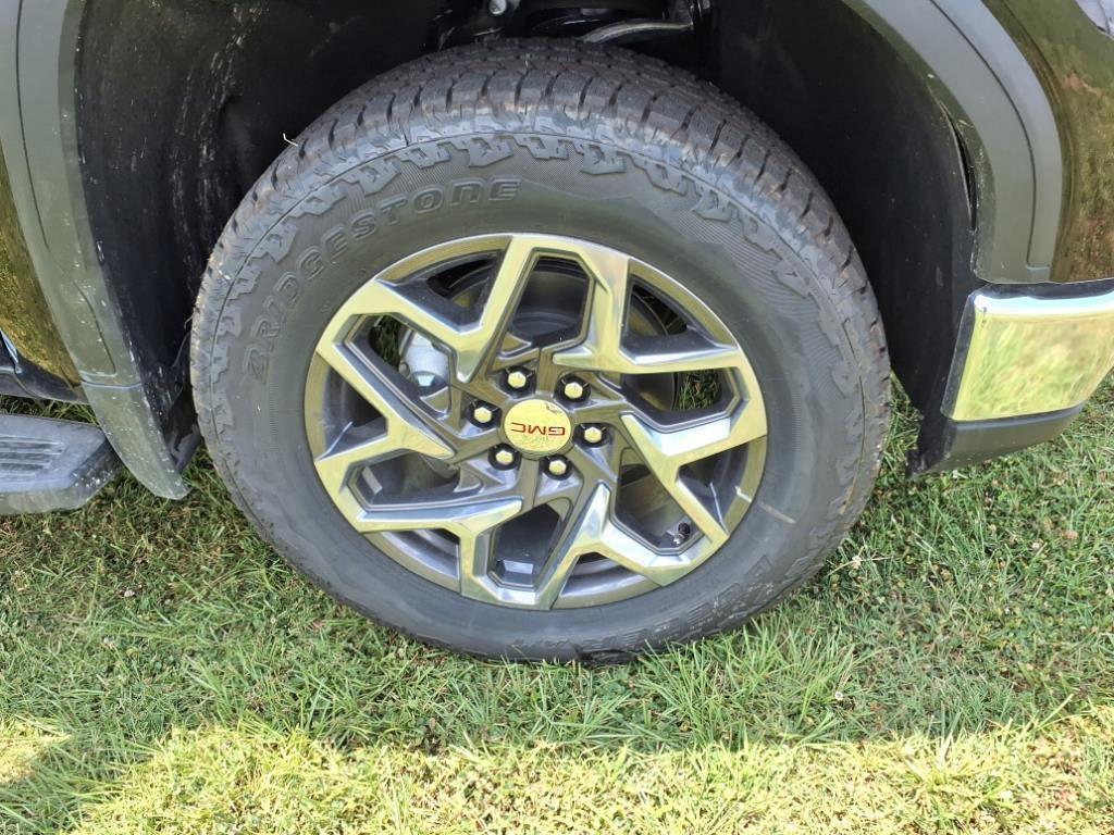 new 2025 GMC Sierra 1500 car, priced at $56,560