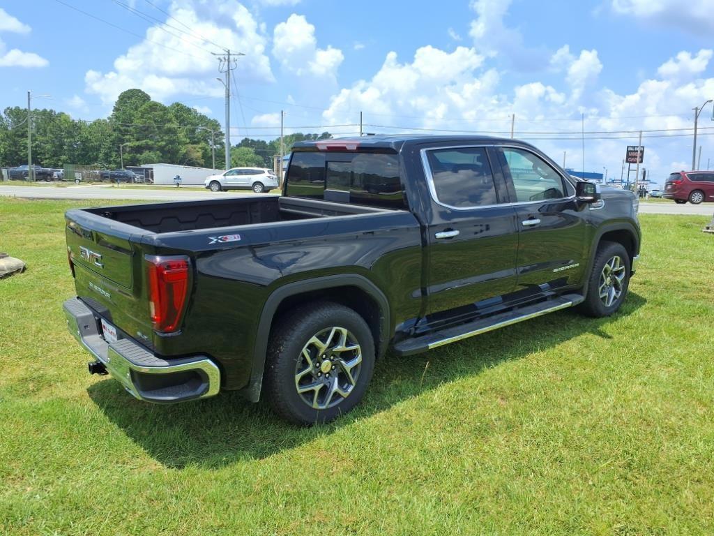 new 2025 GMC Sierra 1500 car, priced at $56,560