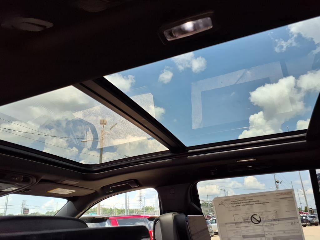 new 2025 GMC Yukon car