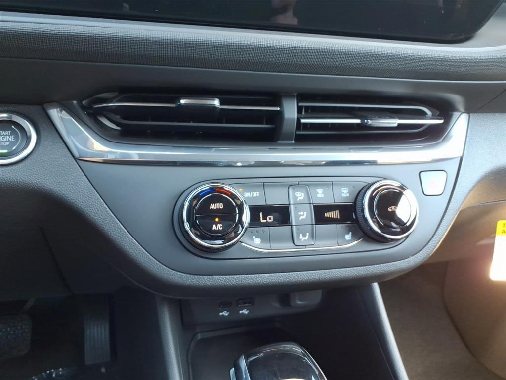 new 2025 Buick Envista car