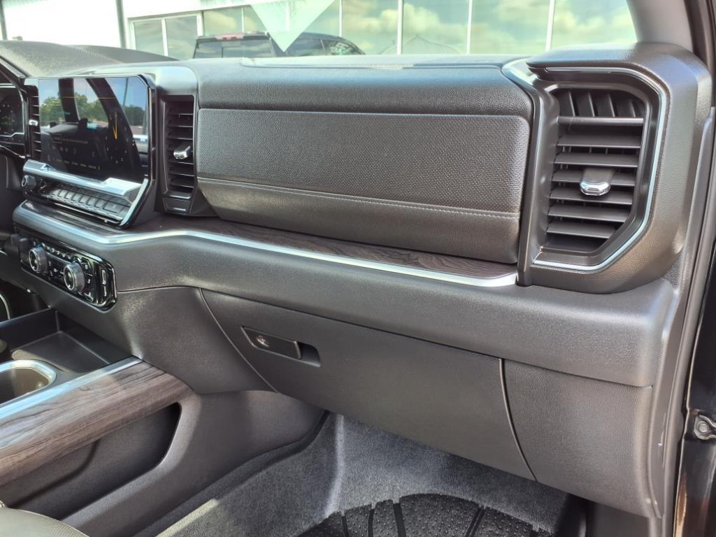 used 2022 Chevrolet Silverado 1500 car, priced at $43,897