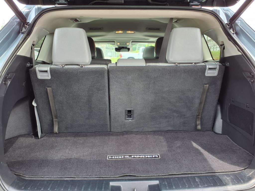 used 2020 Toyota Highlander car, priced at $27,987