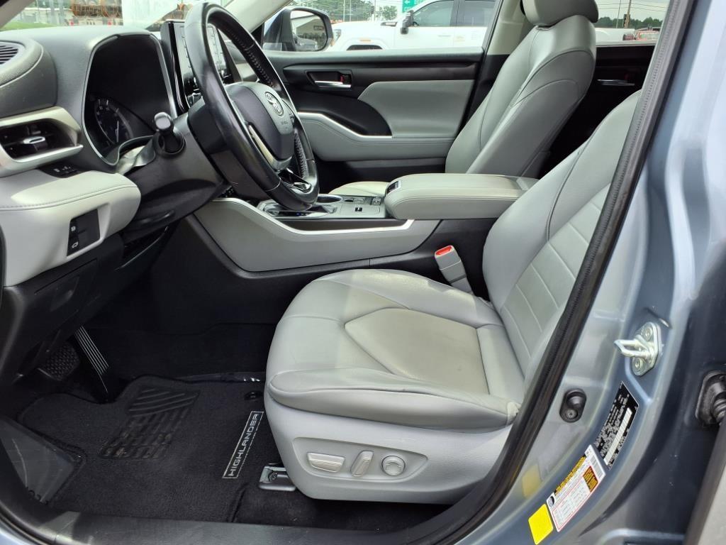 used 2020 Toyota Highlander car, priced at $27,987