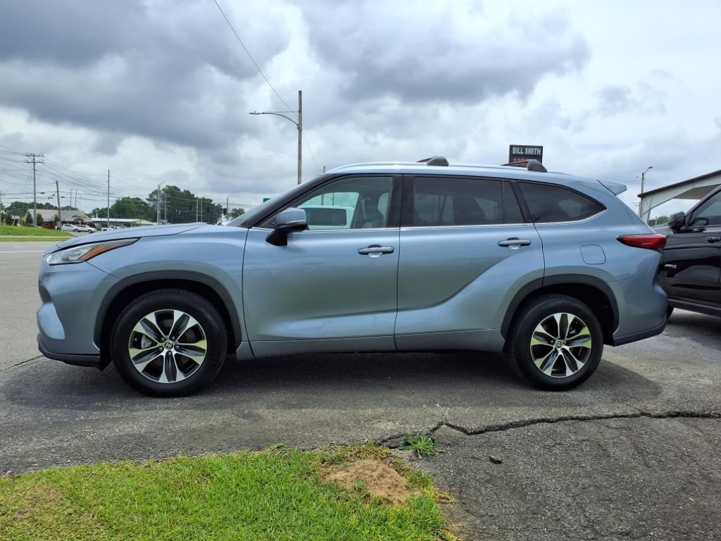 used 2020 Toyota Highlander car, priced at $27,987