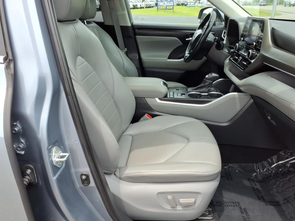 used 2020 Toyota Highlander car, priced at $27,987