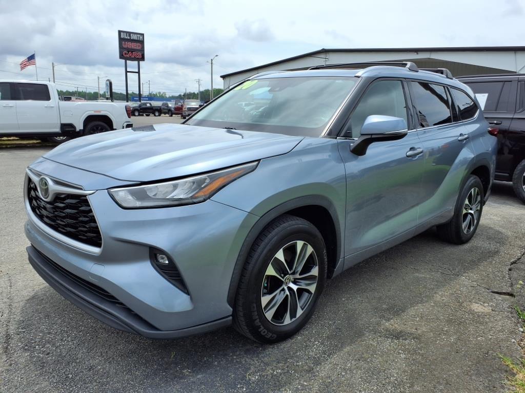 used 2020 Toyota Highlander car, priced at $27,987