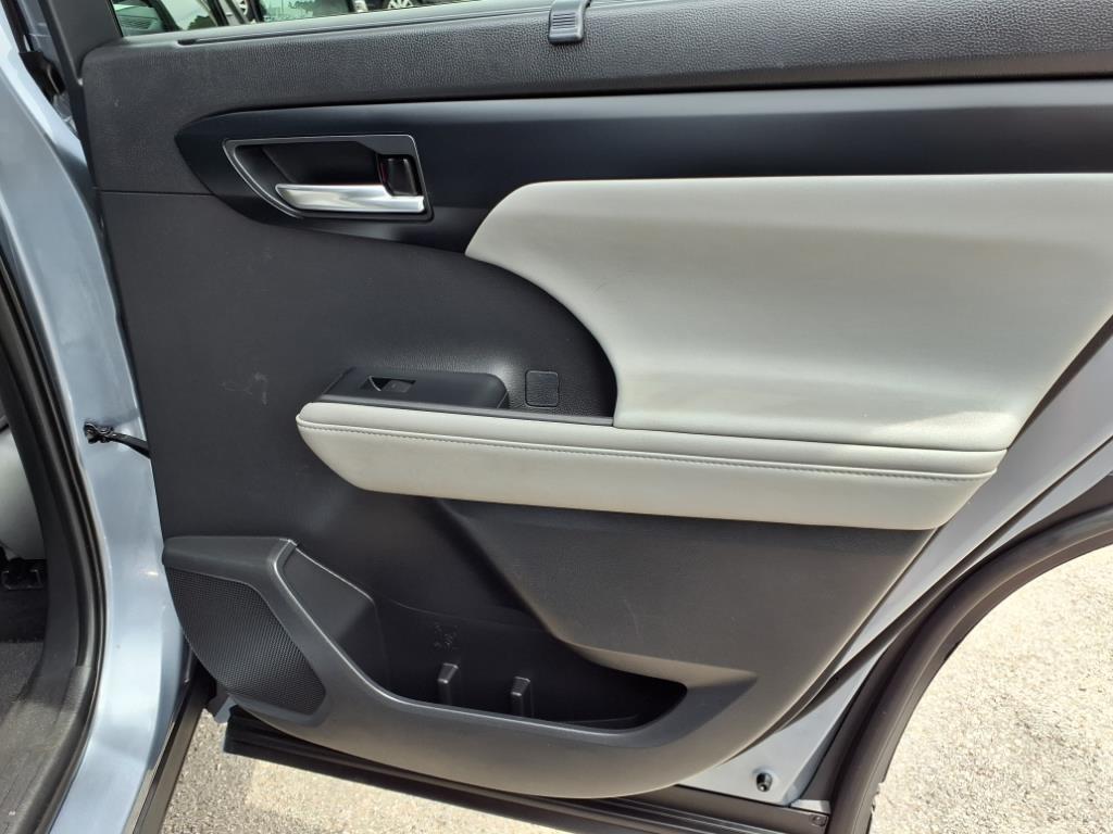 used 2020 Toyota Highlander car, priced at $27,987