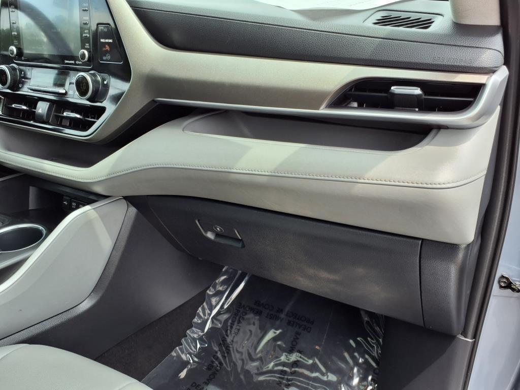 used 2020 Toyota Highlander car, priced at $27,987
