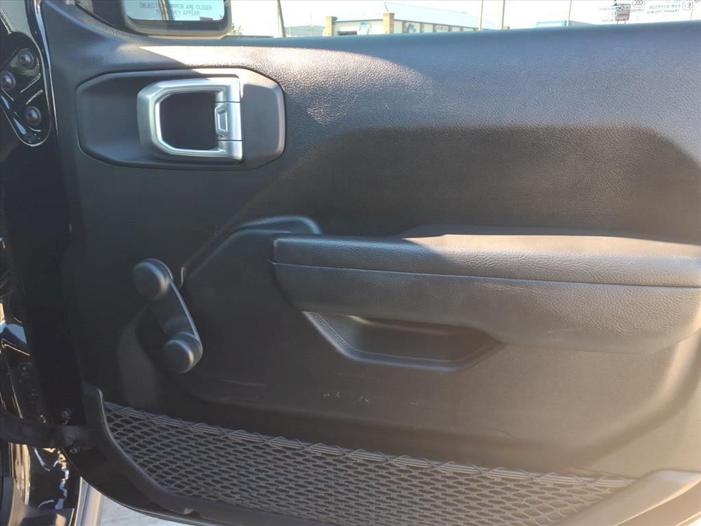 used 2022 Jeep Wrangler Unlimited car, priced at $33,987