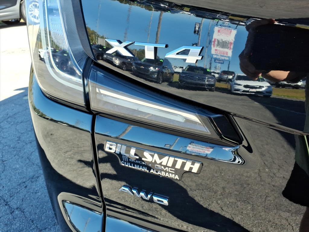 used 2022 Cadillac XT4 car, priced at $26,987