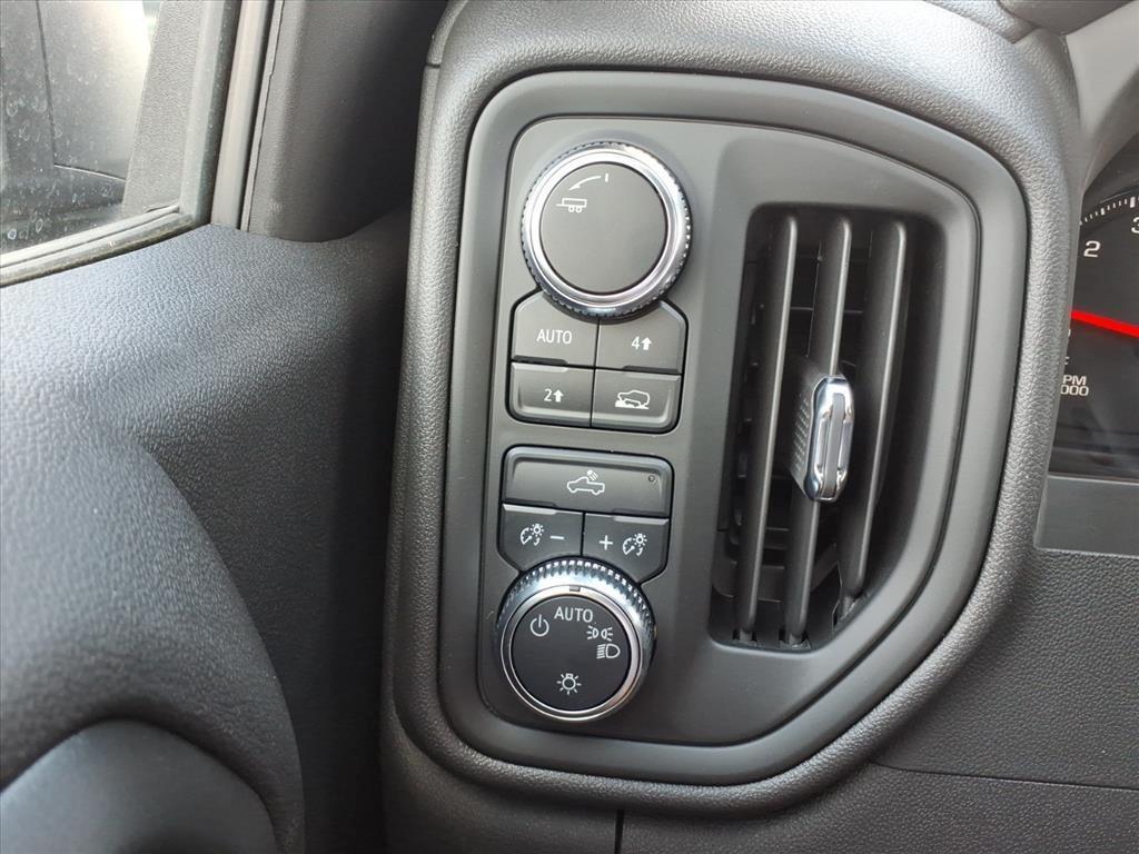 new 2025 GMC Sierra 1500 car, priced at $36,425