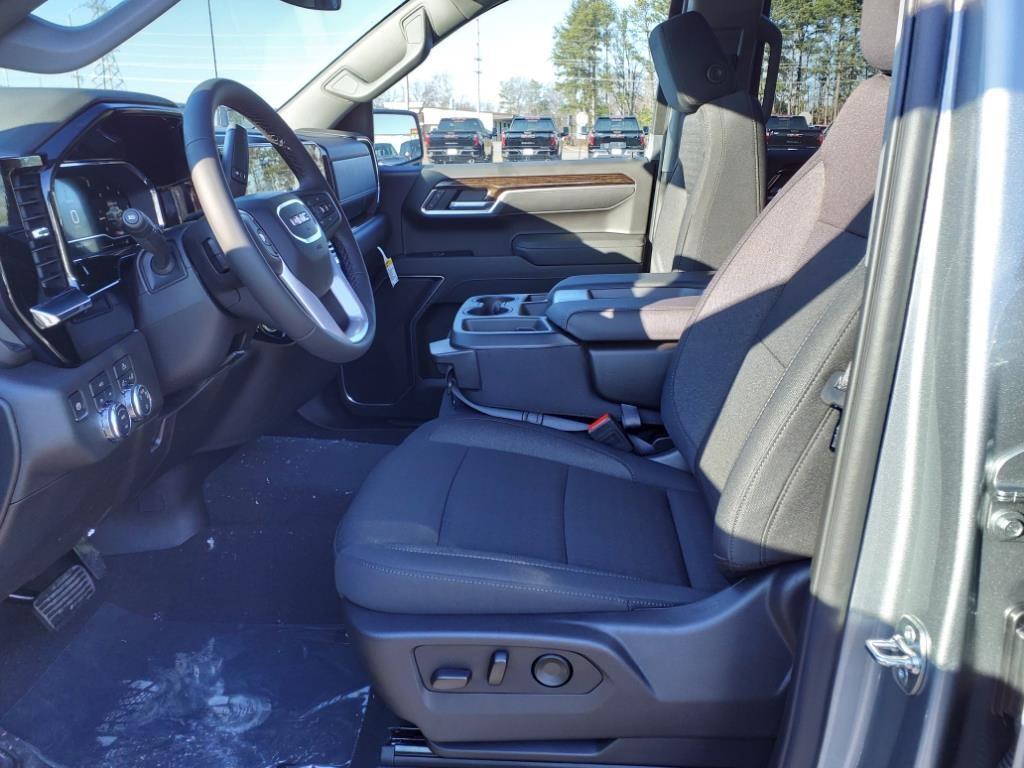 new 2025 GMC Sierra 1500 car, priced at $45,790