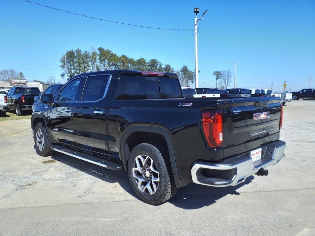 new 2025 GMC Sierra 1500 car, priced at $56,220