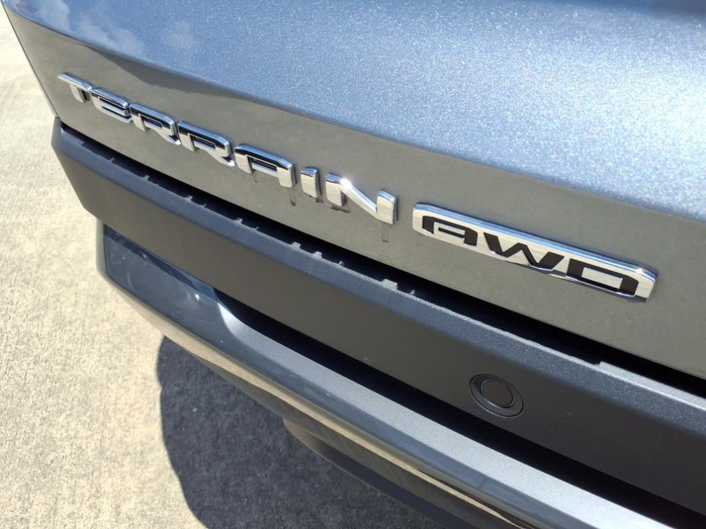 new 2025 GMC Terrain car, priced at $32,140