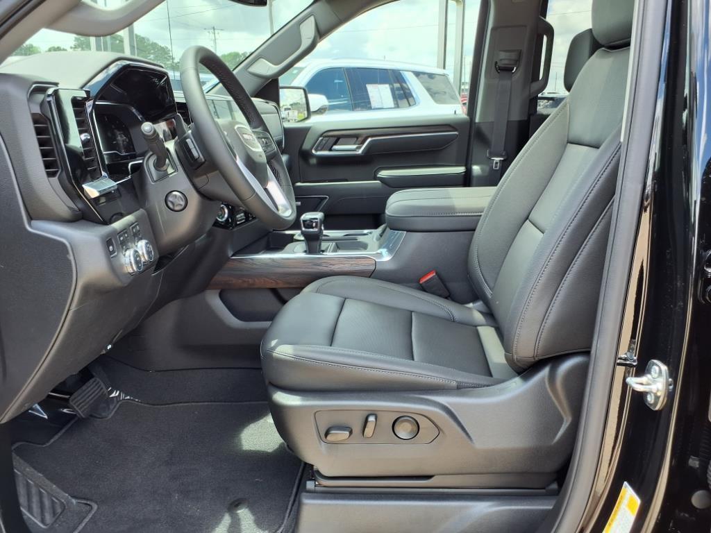 new 2025 GMC Sierra 1500 car, priced at $56,270