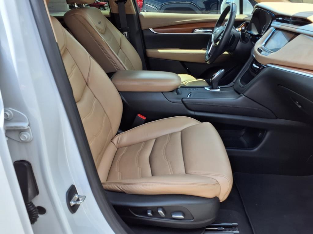 used 2017 Cadillac XT5 car, priced at $18,897