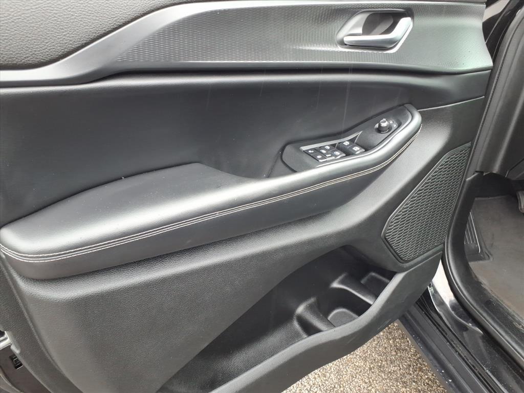 used 2023 Jeep Grand Cherokee car, priced at $24,967