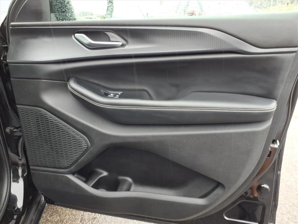 used 2023 Jeep Grand Cherokee car, priced at $24,967