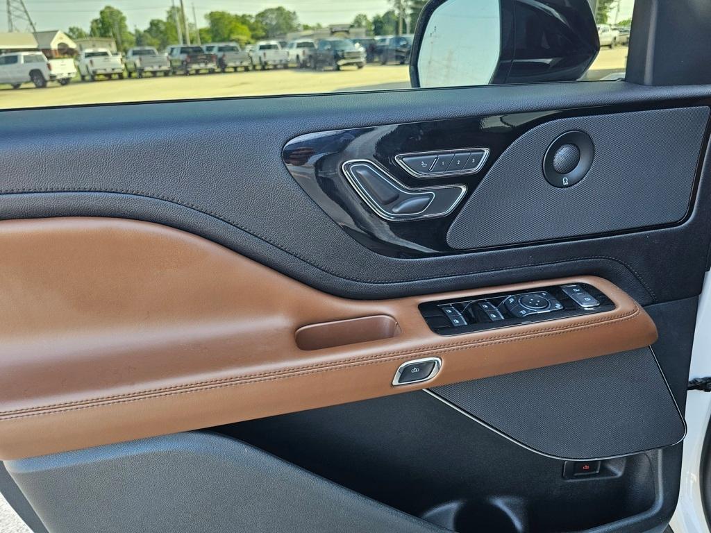 used 2023 Lincoln Aviator car