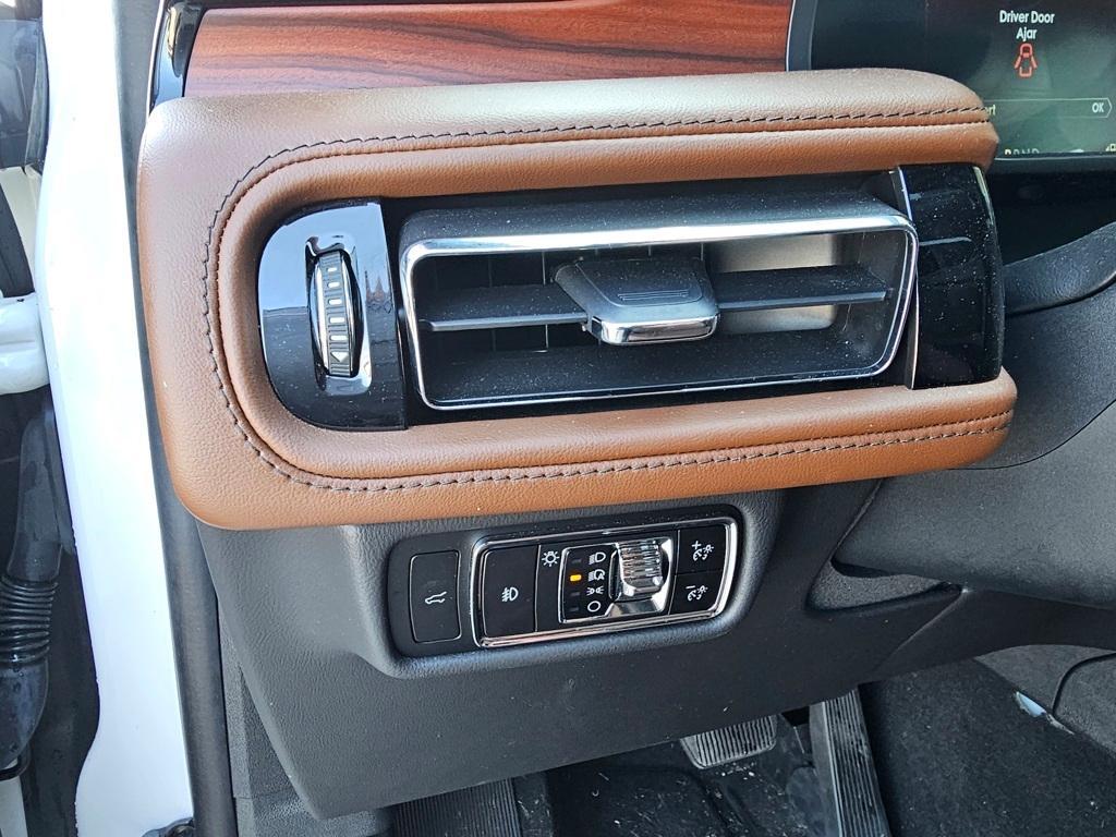 used 2023 Lincoln Aviator car