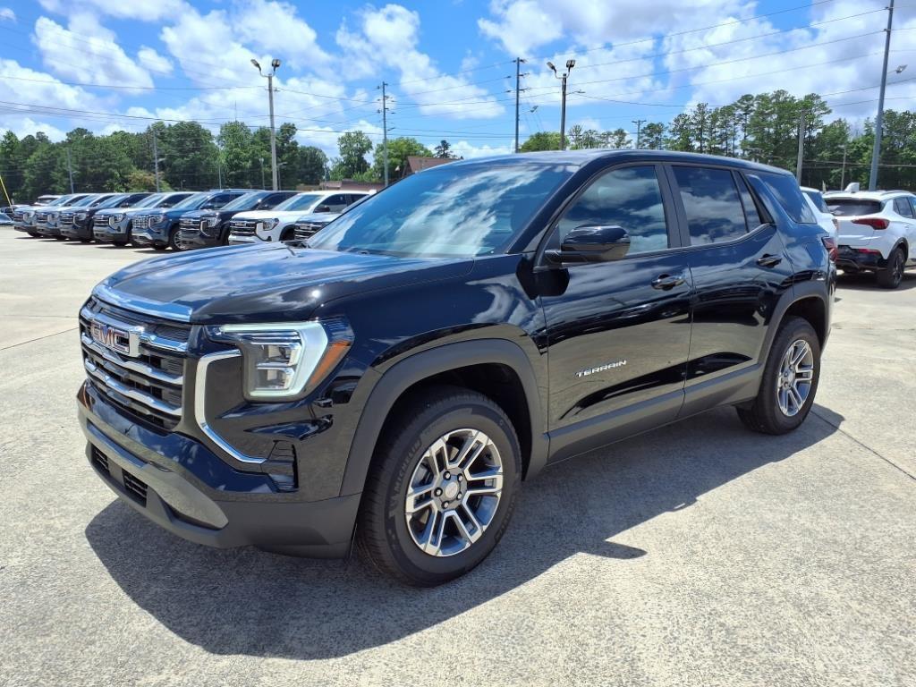 new 2025 GMC Terrain car, priced at $32,140
