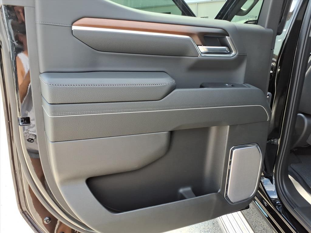 new 2025 GMC Sierra 1500 car, priced at $69,645