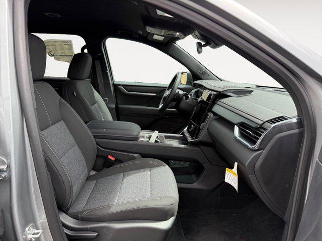 new 2025 GMC Acadia car, priced at $46,690